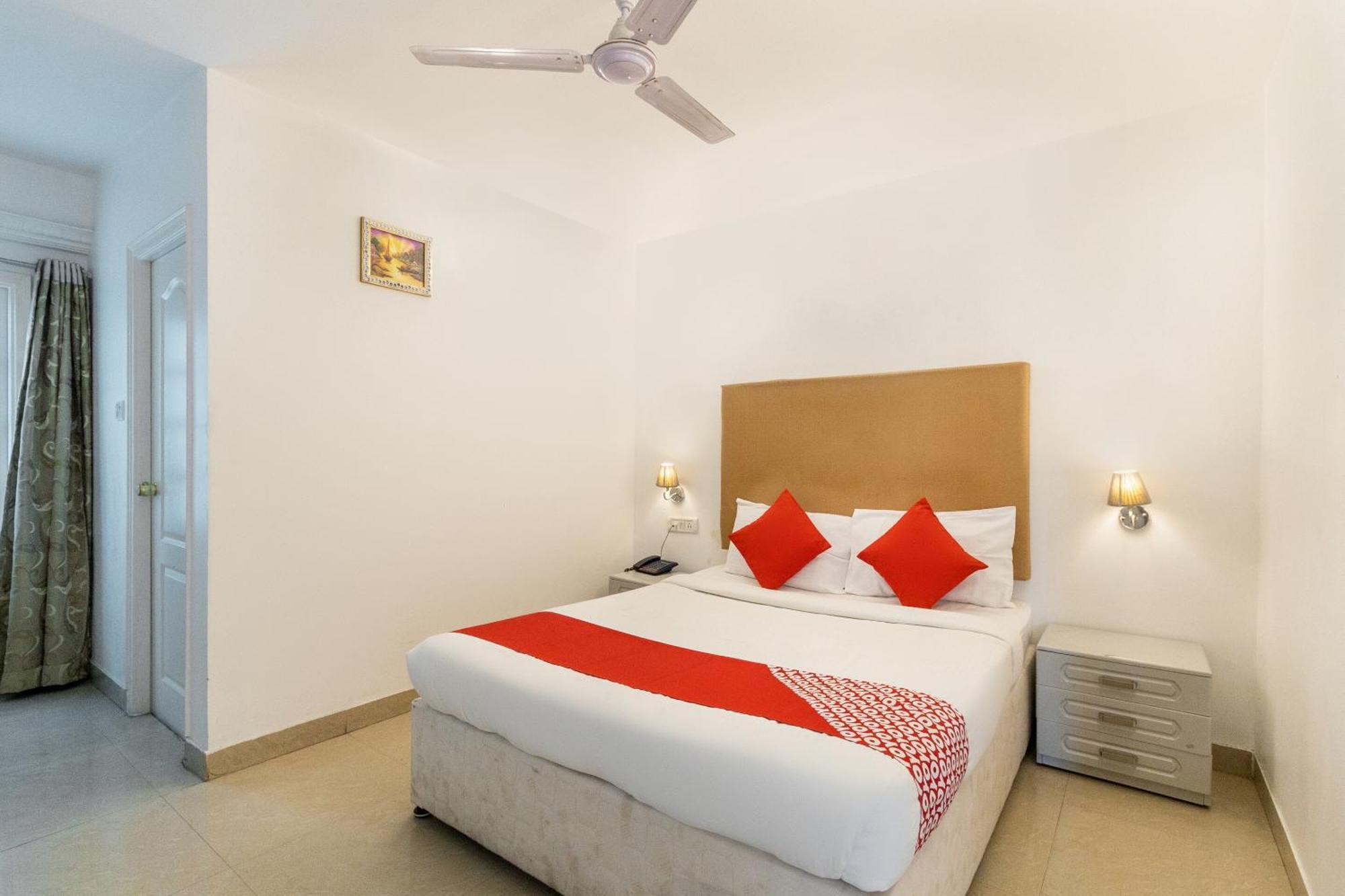 Oyo Hotel Fiesta Grand Bengaluru Zewnętrze zdjęcie