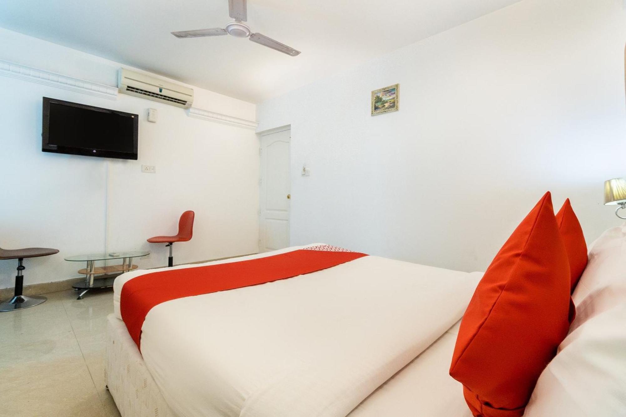 Oyo Hotel Fiesta Grand Bengaluru Zewnętrze zdjęcie